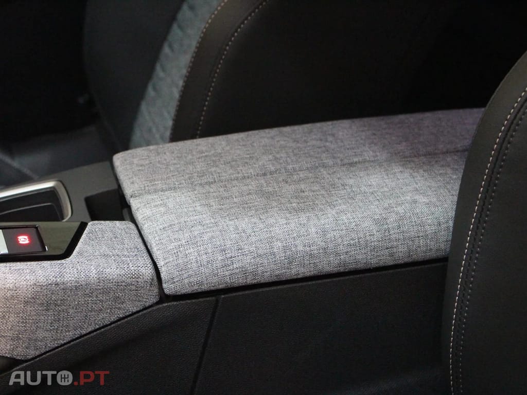 Peugeot 3008 1.2 Hybrid Allure e-DCS6