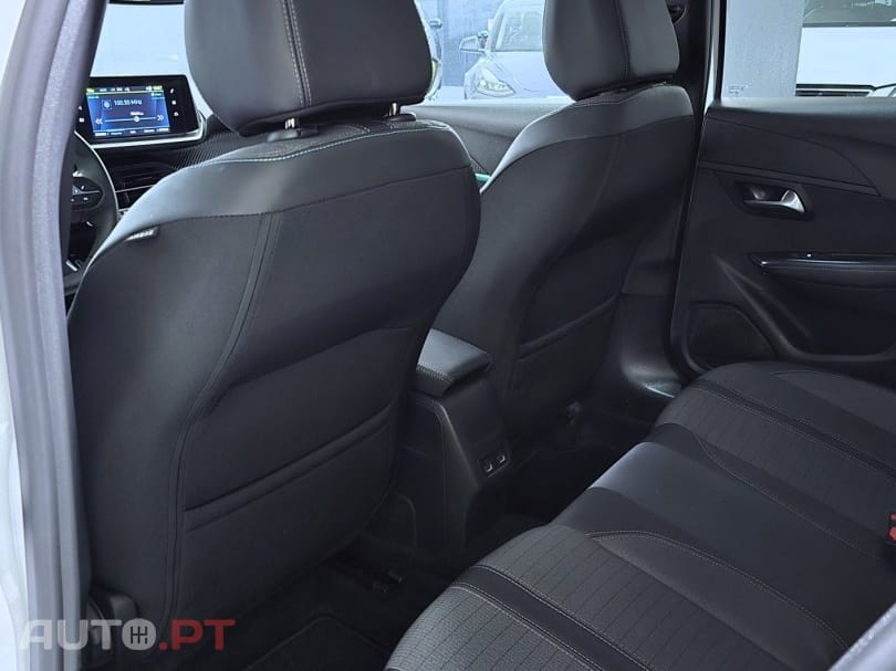 Peugeot E-208 50 kWh Allure Pack