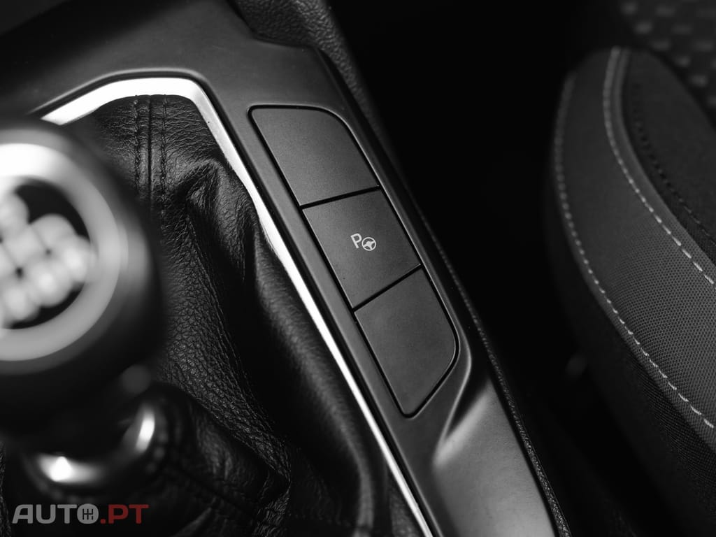 Ford Focus 1.0 EcoBoost MHEV Titanium