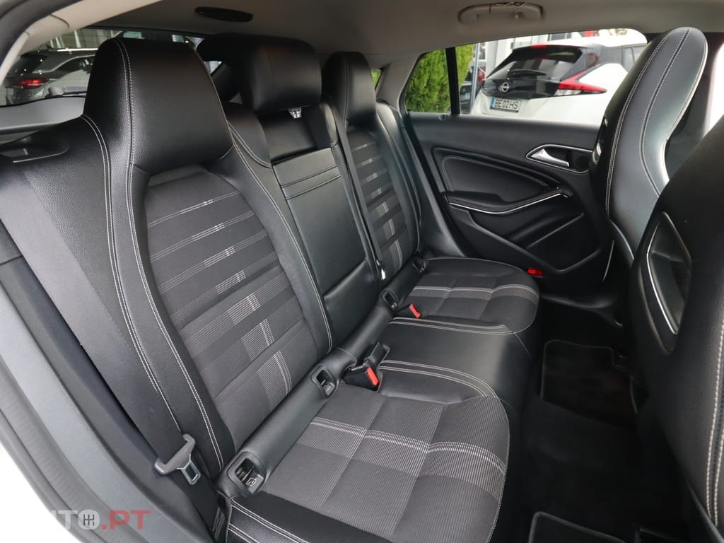 Mercedes-Benz CLA 180 d 7G-DCT Urban