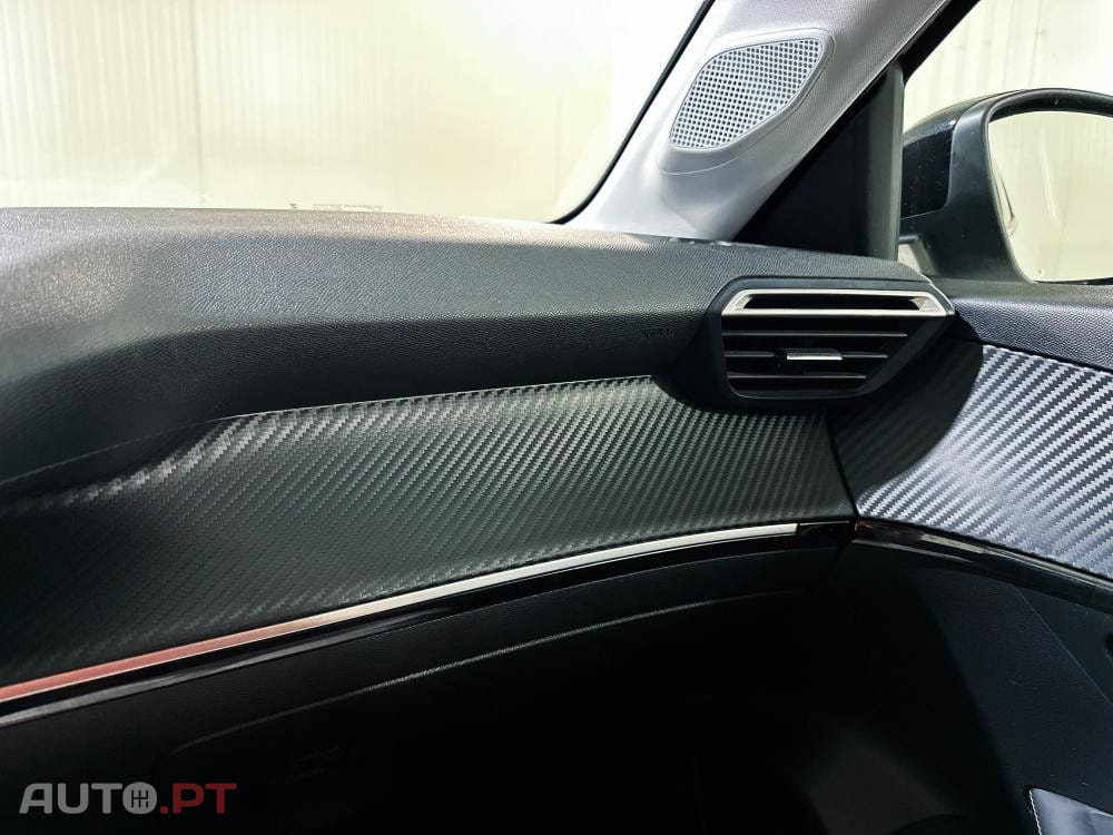 Peugeot 208 1.2 Hybrid Allure e-DCS6