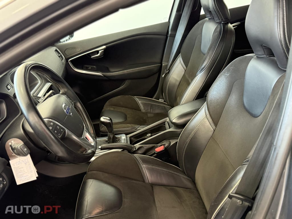 Volvo V40 2.0 D2 R-Design