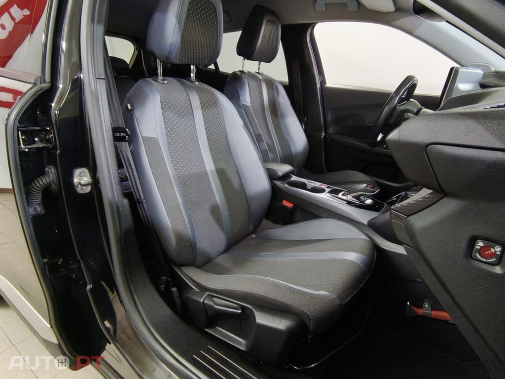Peugeot E-2008 Allure