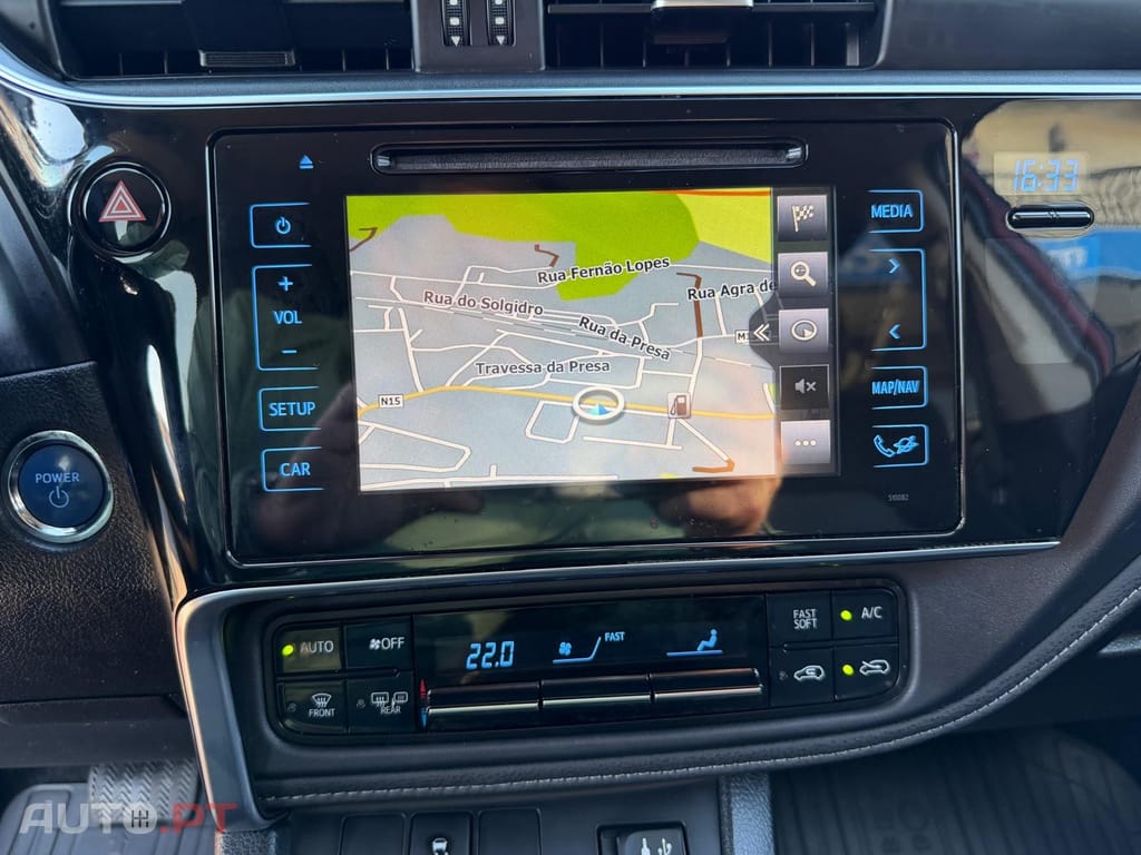 Toyota Auris 1.8 HSD Comfort +P.Sport+Navi