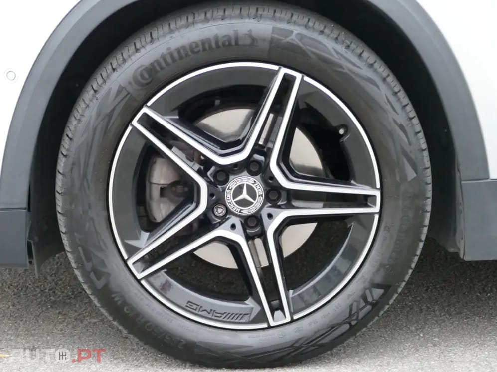 Mercedes-Benz GLA 180 d AMG Line