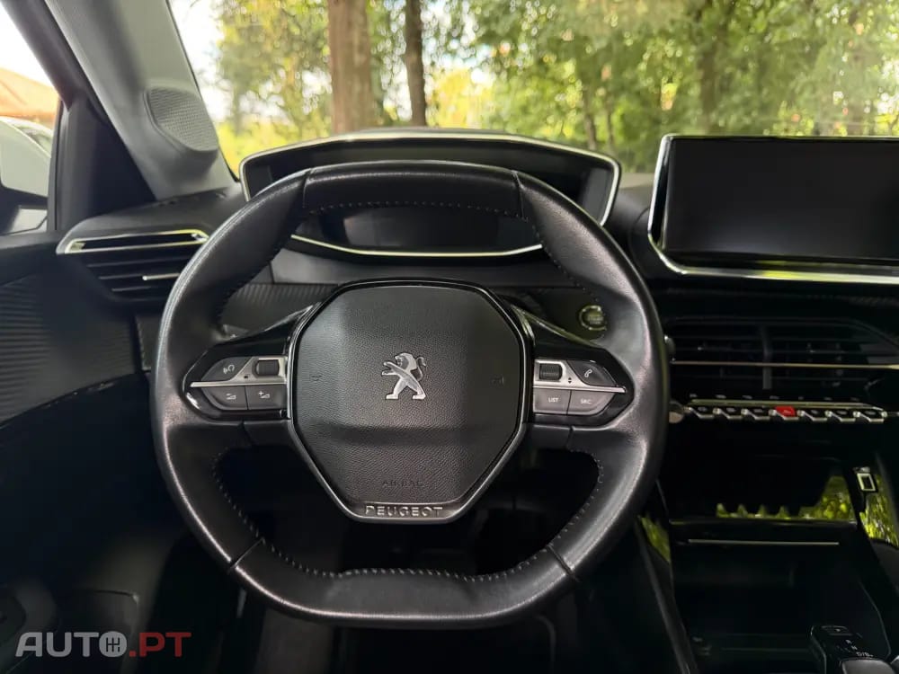 Peugeot E-208 50 kWh Allure Pack