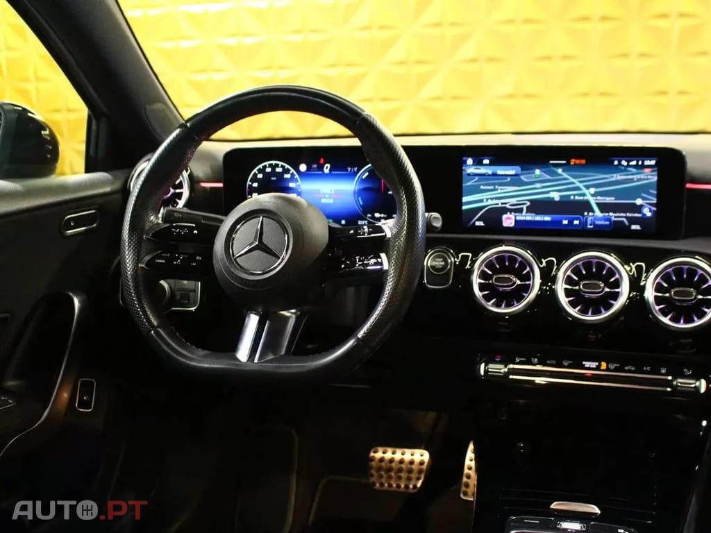 Mercedes-Benz A 250 e AMG Line