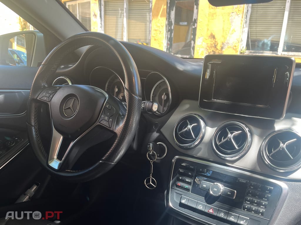 Mercedes-Benz GLA 180 Urban