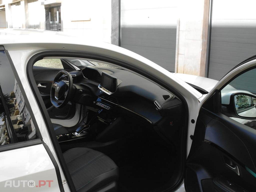 Peugeot E-208 50 kWh Active