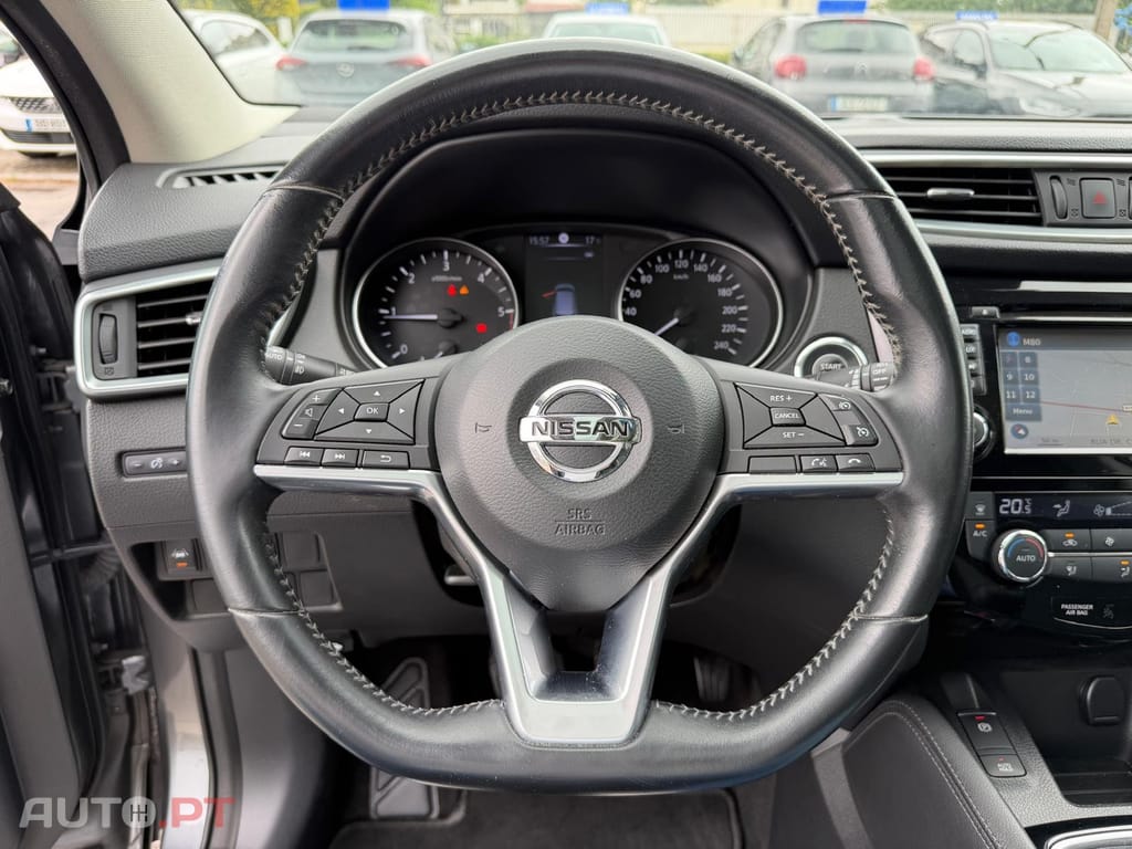 Nissan Qashqai 1.5 dCi N-Connecta J18