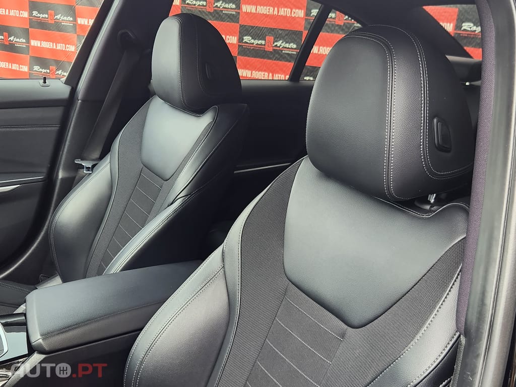 BMW 330 e Line Sport Auto