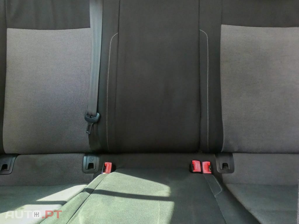 Volkswagen Golf 1.6 TDi BlueMotion Confortline