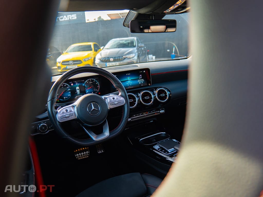 Mercedes-Benz A 35 AMG 4Matic Speedshift DCT 7G