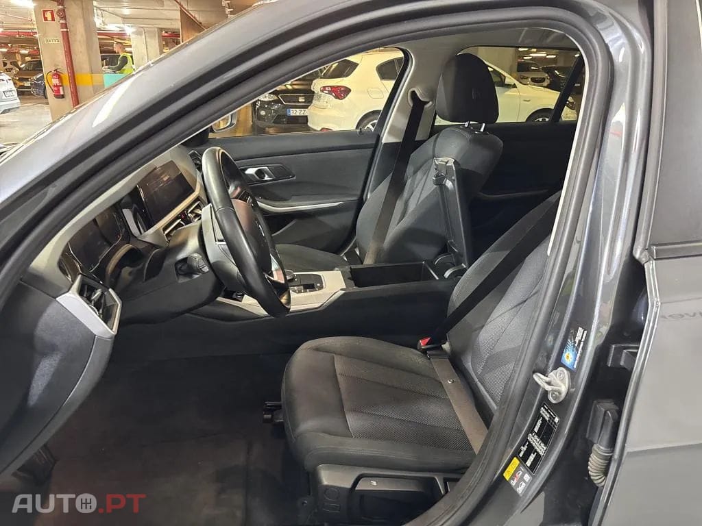 BMW 330 e Touring Corporate Edition Auto