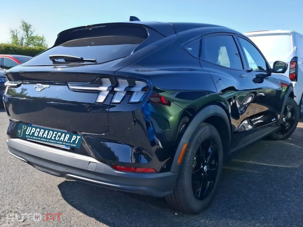 Ford Mustang Mach-E Standard
