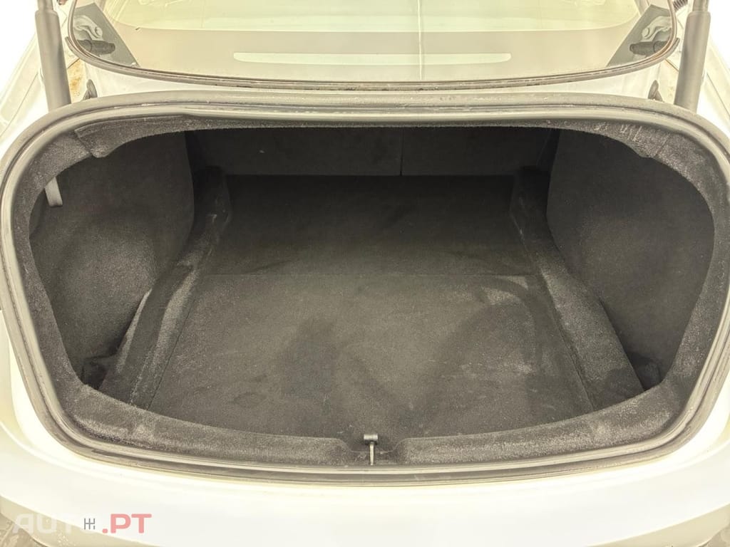 Tesla Model 3 Standard Range Plus RWD