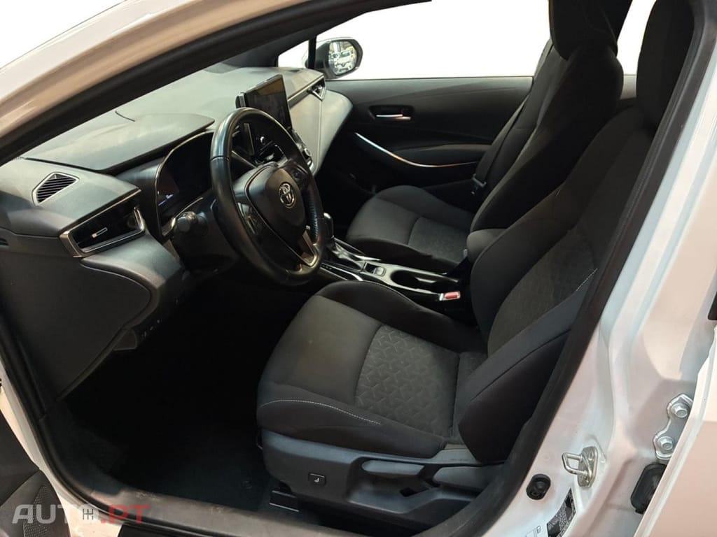 Toyota Corolla TS 1.8 Hybrid Dynamic Business