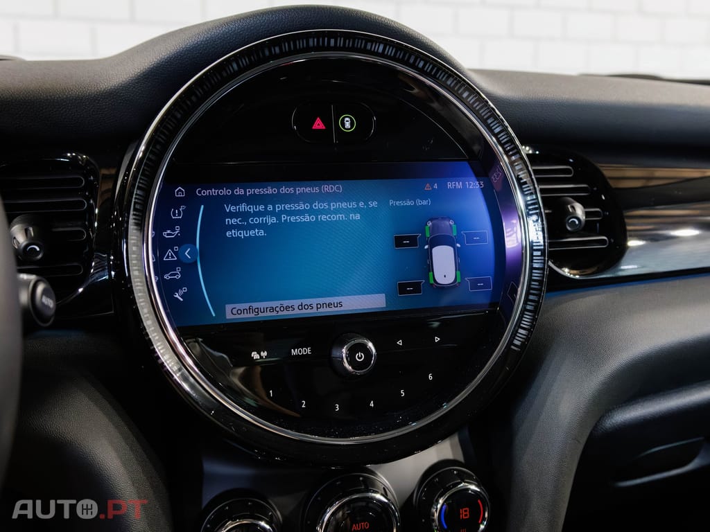 MINI Cooper Premium Yours Auto