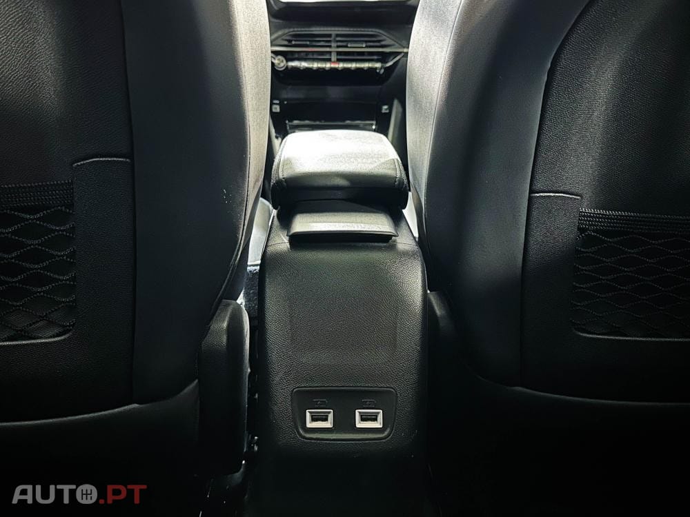 Peugeot E-2008 50 kWh GT Pack