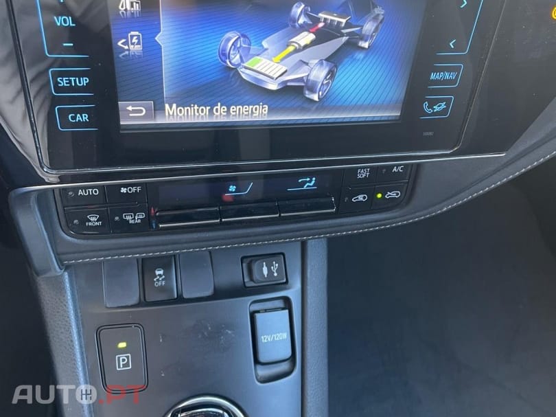 Toyota Auris 1.8 HSD Comfort +P.Techno+P.Sport