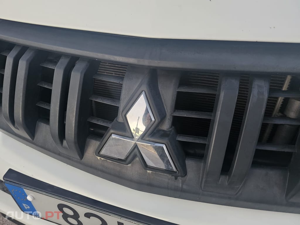 Mitsubishi L200 2.4 DI-D CD Invite 4WD