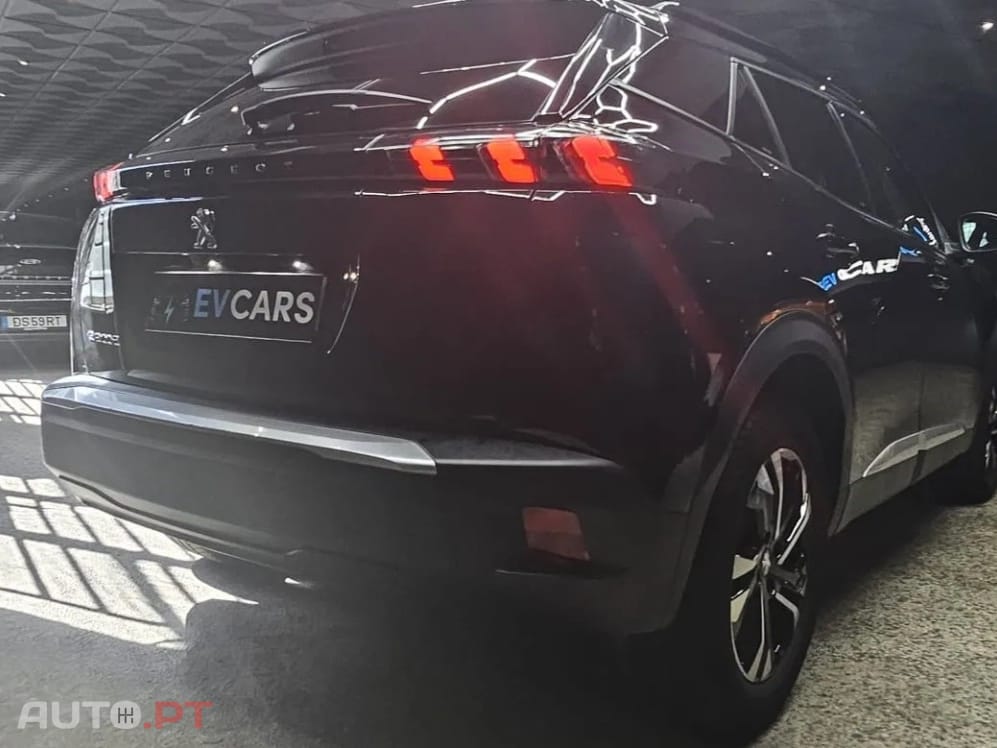 Peugeot E-2008 50 kWh Allure Pack