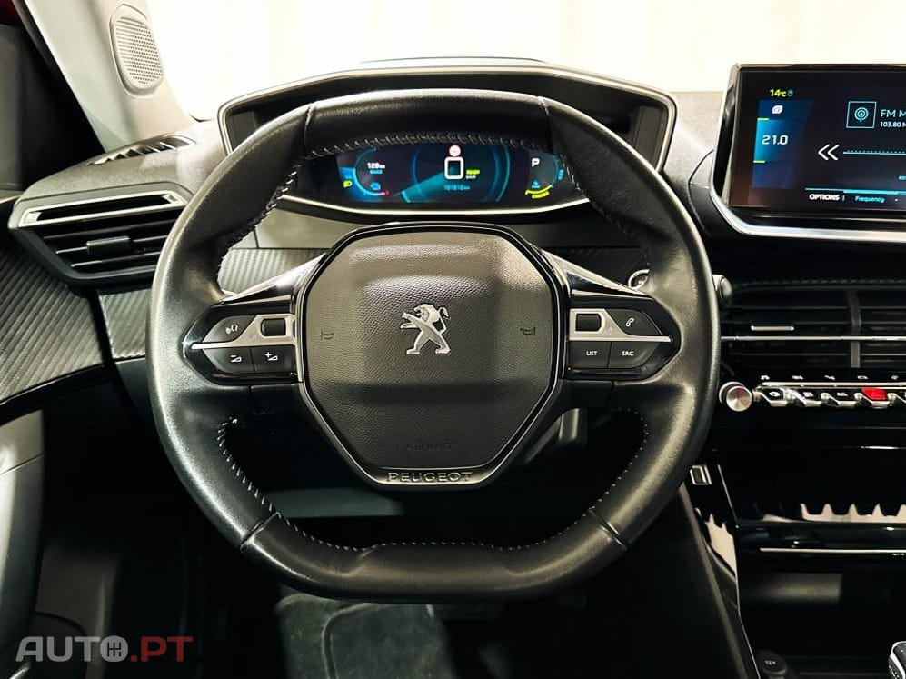 Peugeot E-2008 50 kWh Allure Pack