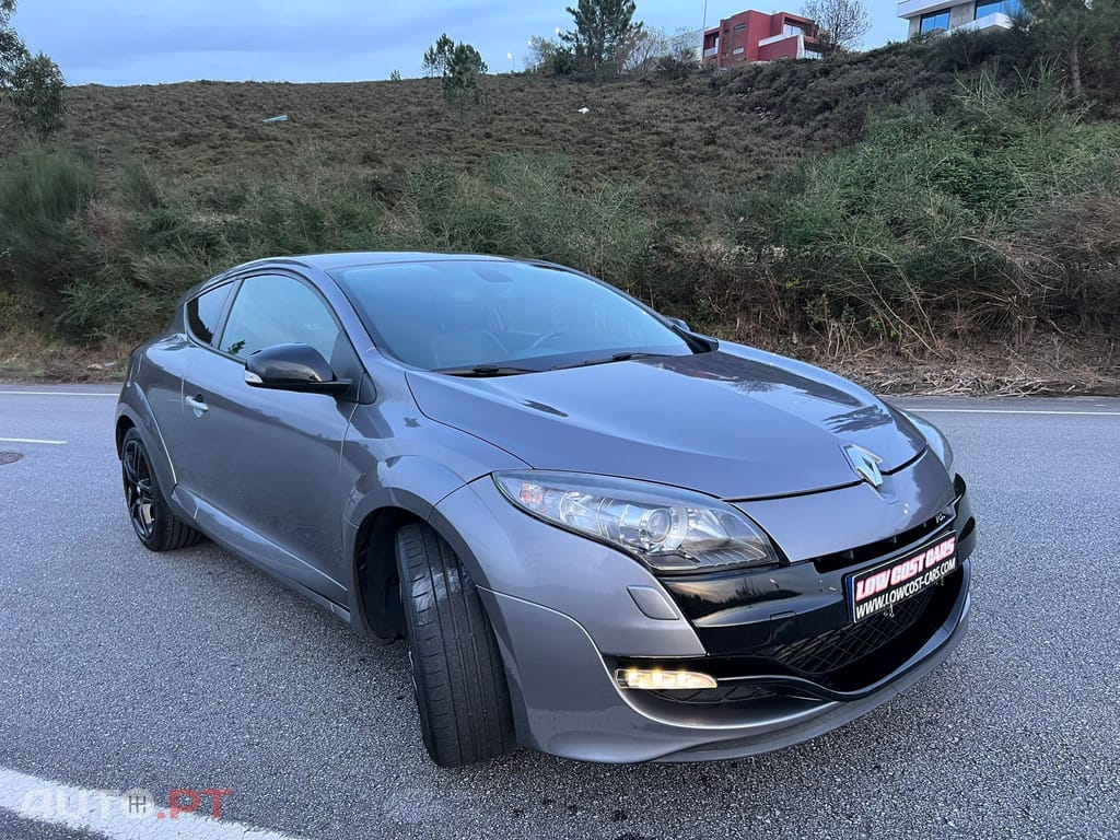 Renault Mégane Coupe 2.0 T 16V RS