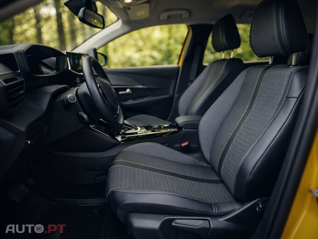 Peugeot E-208 50 kWh Active