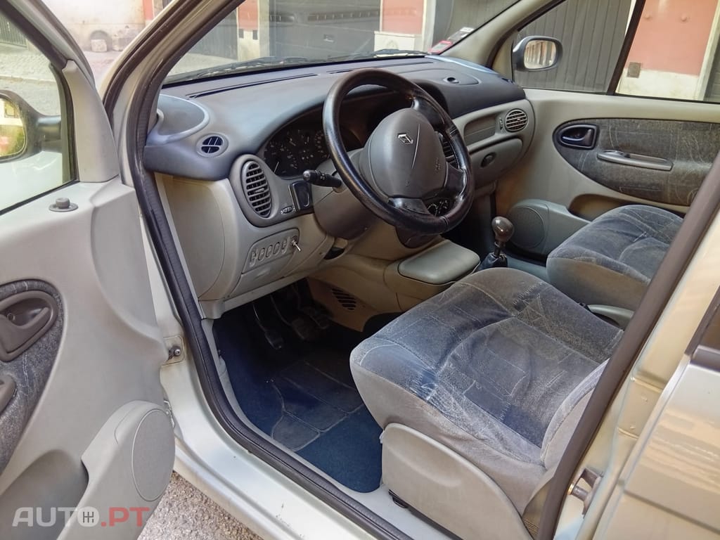 Renault Scénic 1.4 16V RT