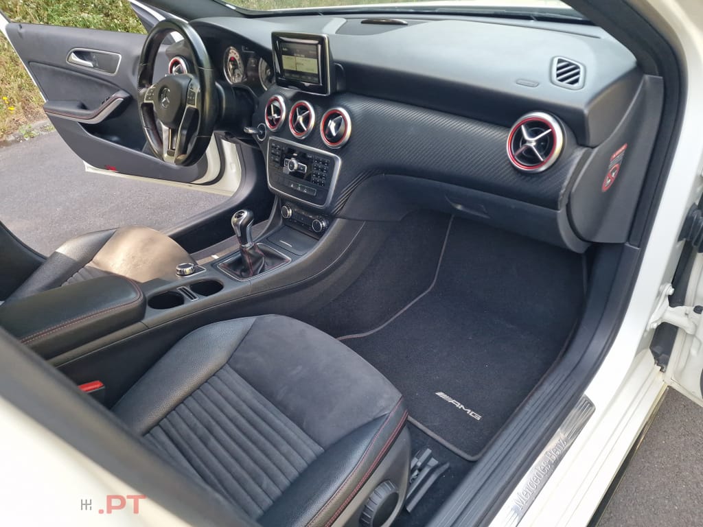 Mercedes-Benz A 180 d AMG Line