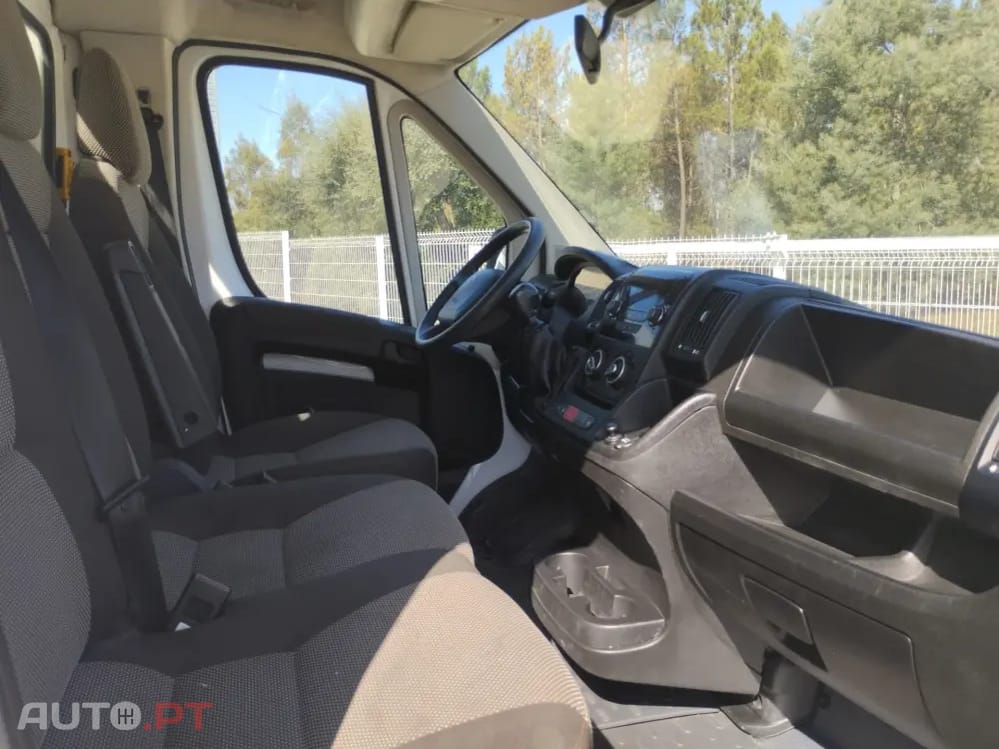 Peugeot Boxer 2.2 BLUE HDI ( CX CARGA BASCULANTE TRASEIRA)