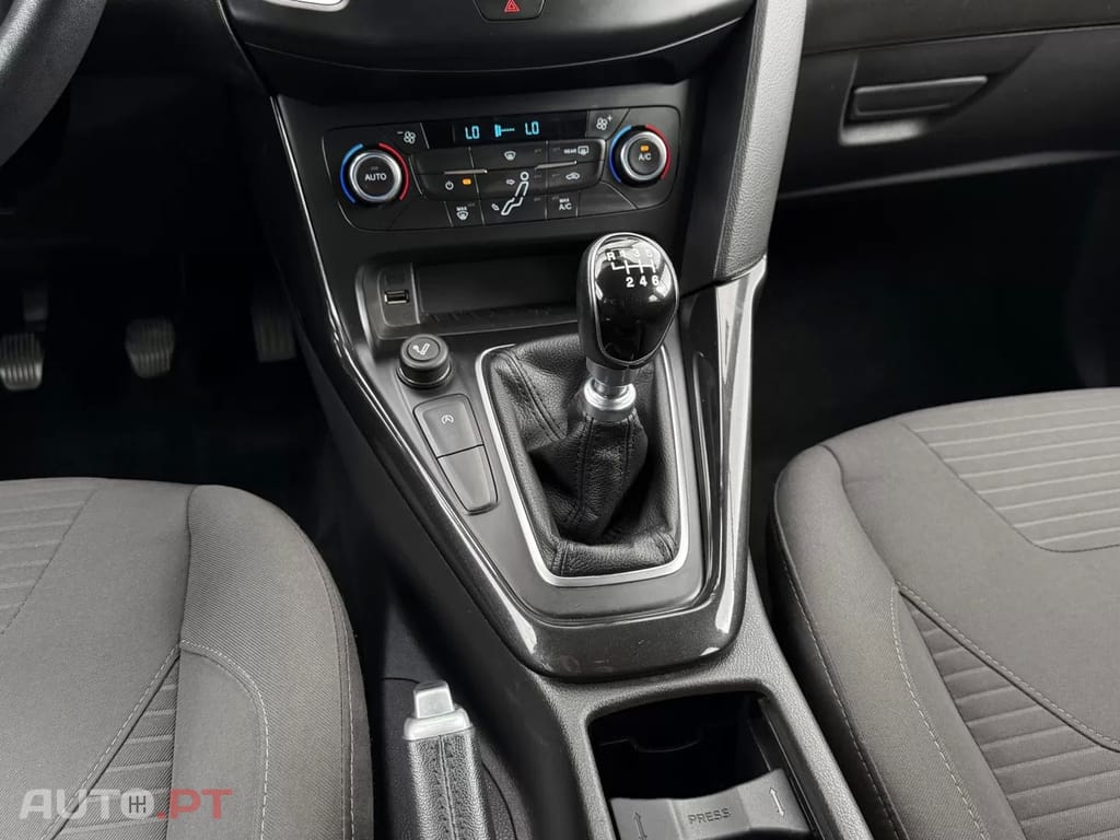 Ford Focus SW 1.0 EcoBoost Titanium
