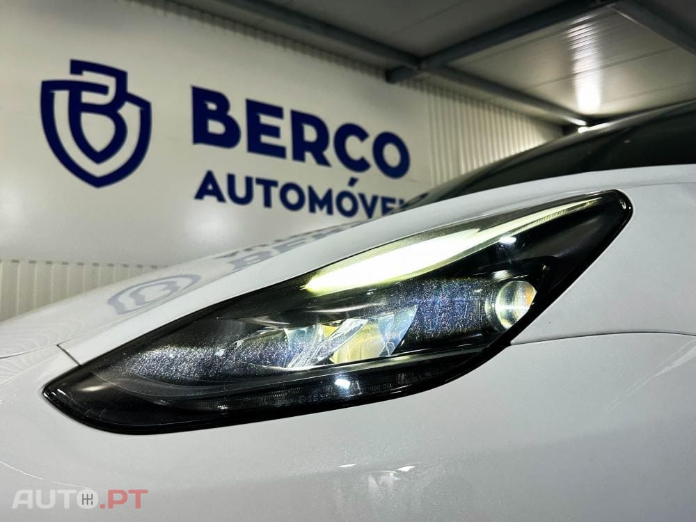 Tesla Model Y Long Range Dual Motor AWD