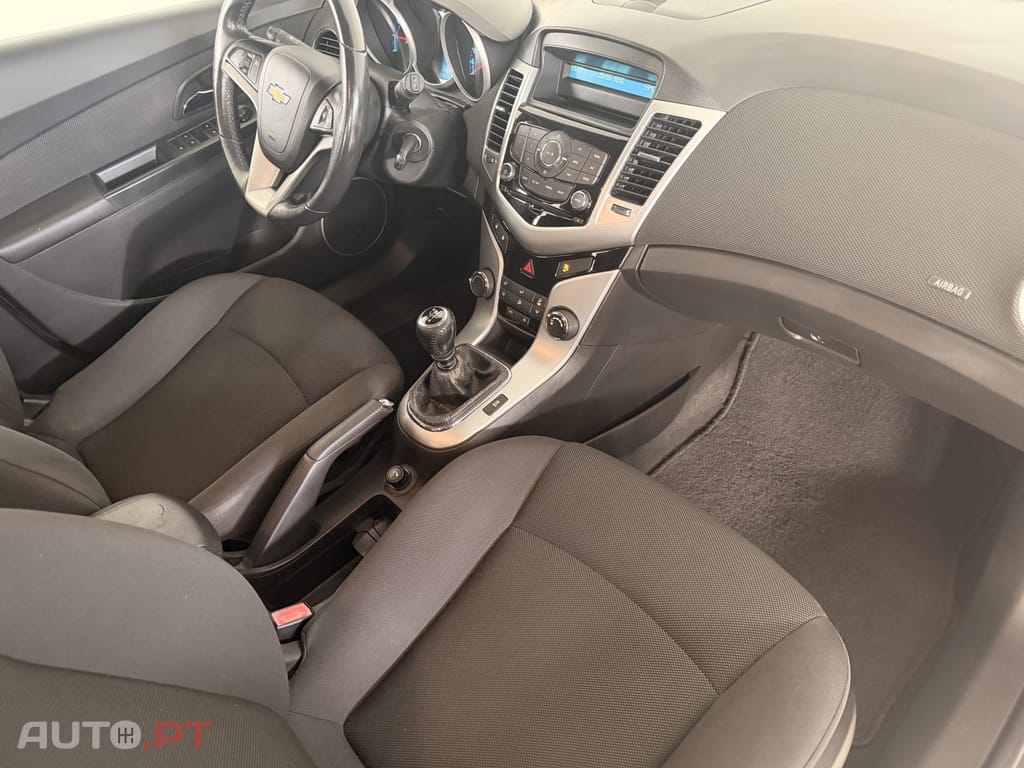 Chevrolet Cruze 1.6 LT