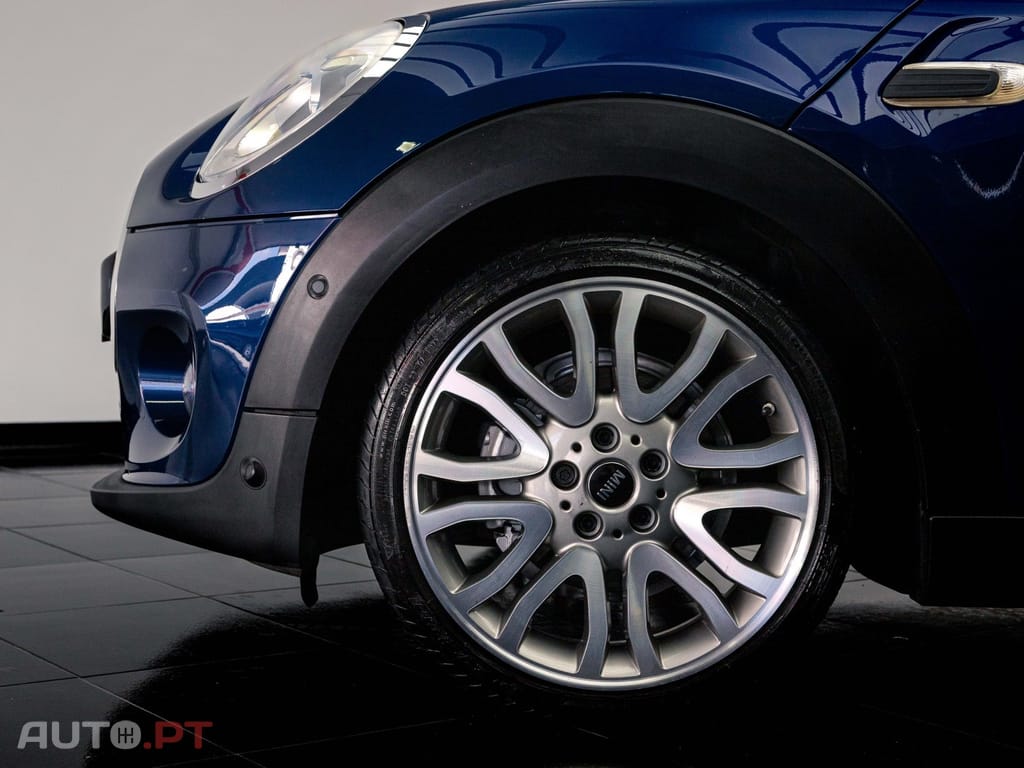 MINI Cooper Cooper D Auto