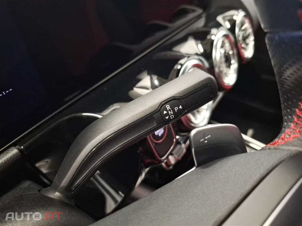 Mercedes-Benz GLA 250 I.V.A DEDUTIVEL e AMG Line
