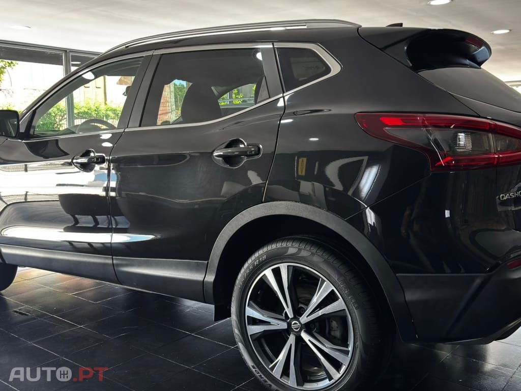 Nissan Qashqai 1.2 DIG-T N-Connecta 18 Xtronic