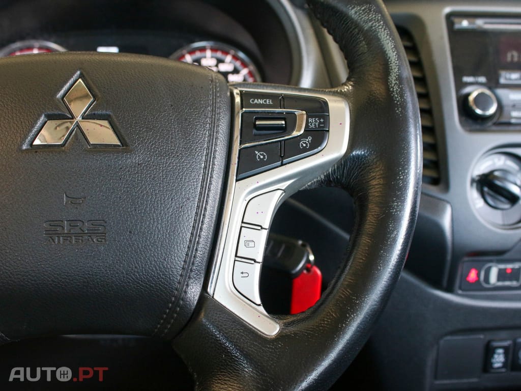 Mitsubishi L200 2.3 DI-D CD Invite 4WD