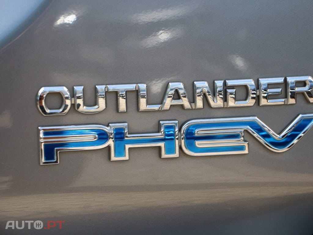Mitsubishi Outlander 2.0 MIVEC Instyle Navi+