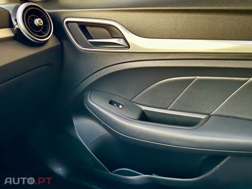 MG ZS EV 44.5 kWh Luxury  c/ IVA