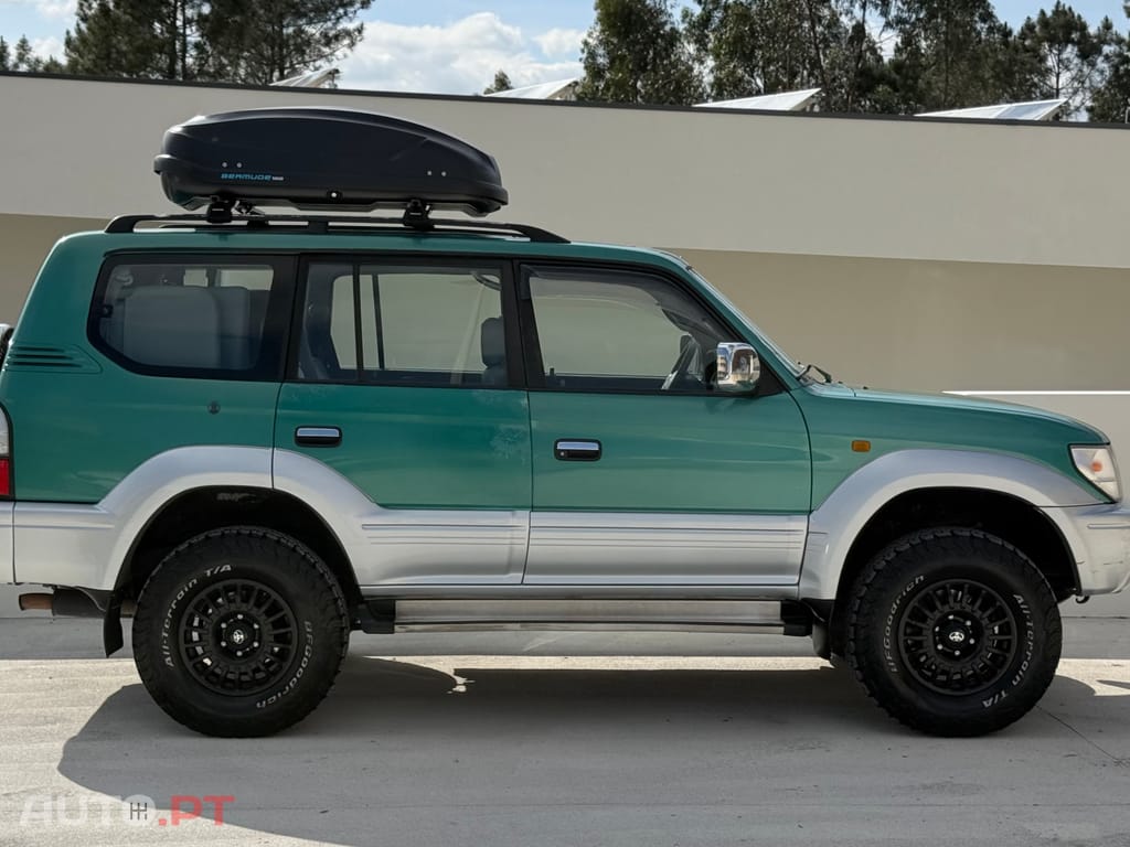 Toyota Land Cruiser 8 lugares