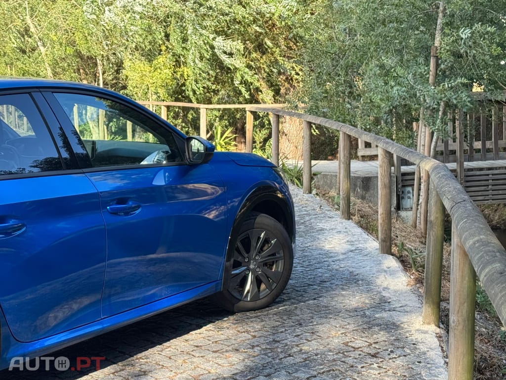 Peugeot E-208 50 kWh Allure