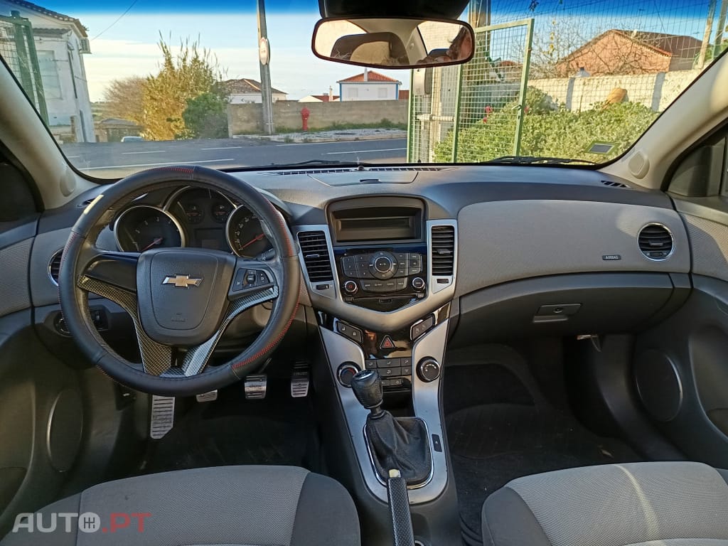 Chevrolet Cruze 1.6 LS