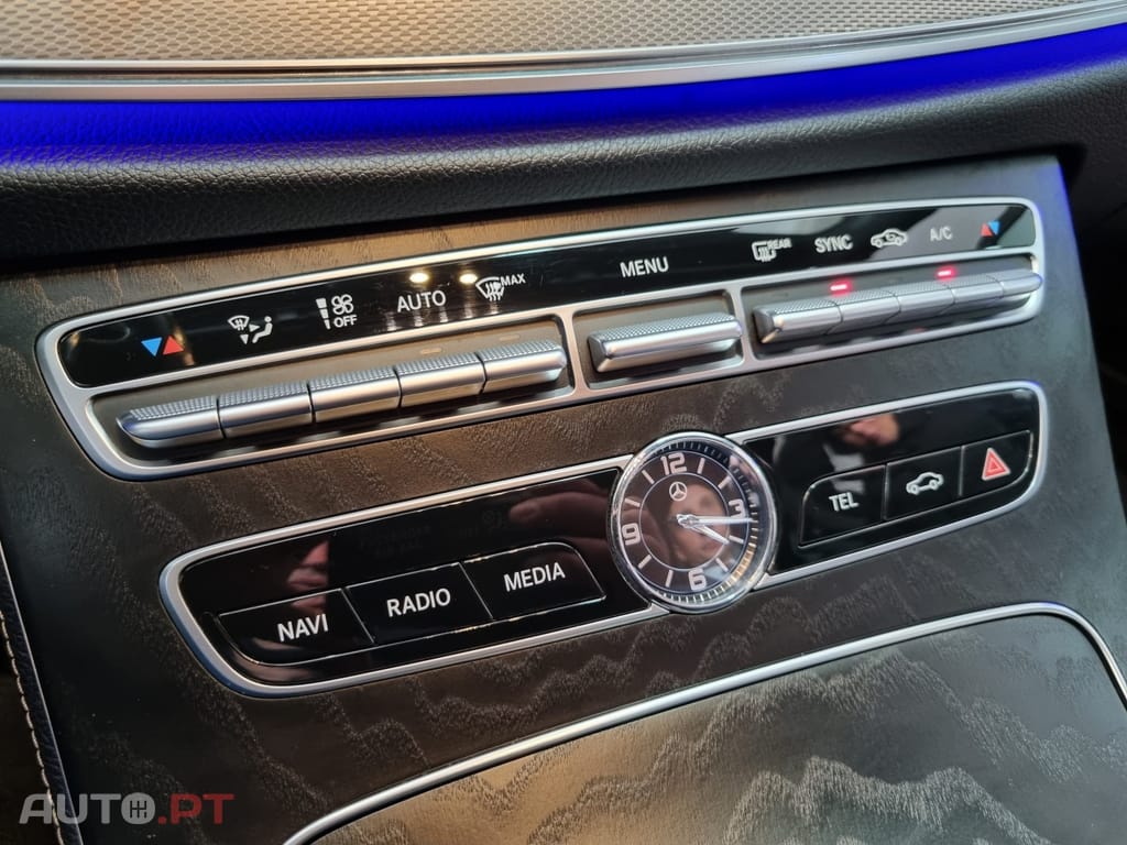 Mercedes-Benz E 220 AMG Line