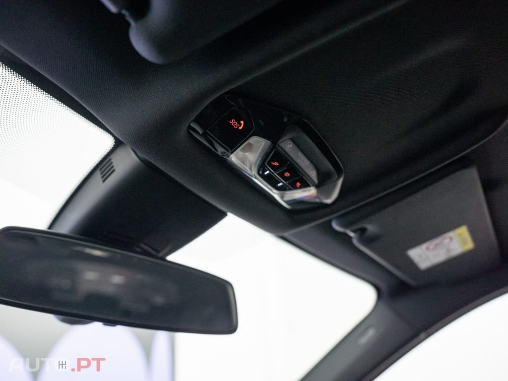BMW 118 i Pack Desportivo M Auto