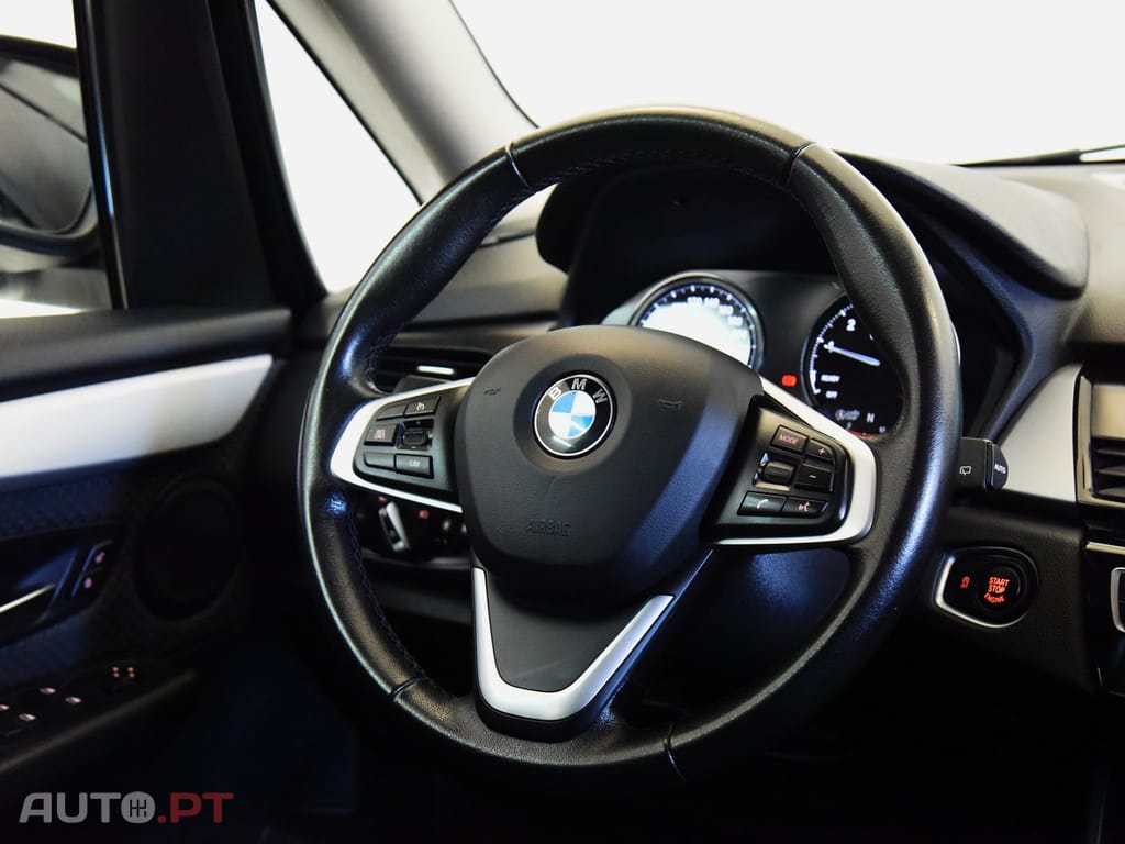 BMW 216 i 7L Advantage