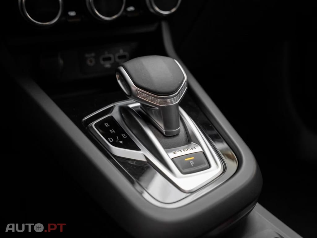 Renault Arkana R.S Line E-TECH I.V.A DEDUTIVEL