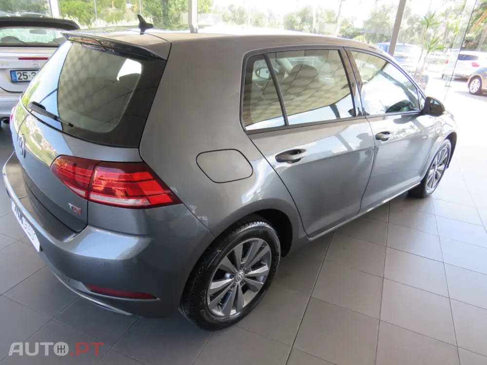 Volkswagen Golf 1.6 TDI Confortline