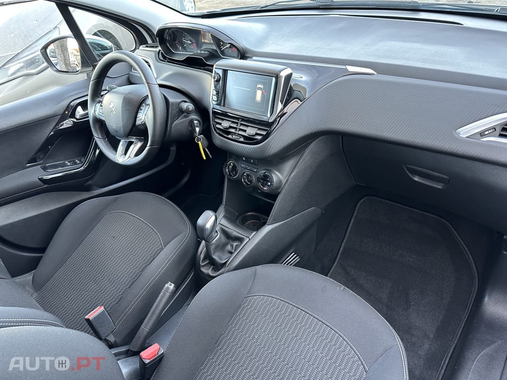 Peugeot 208 1.6 BlueHDi Style